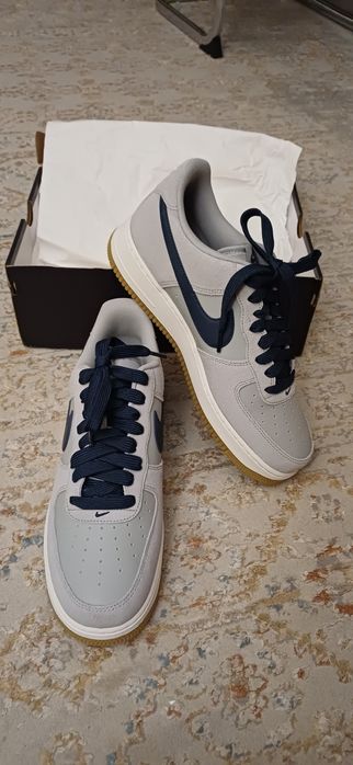 Продам кроссовки Nike