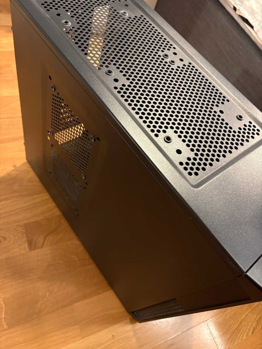 PC ATX кутия Corsair Carbide 200R