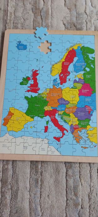 Calendar magnetic și puzzel-uri din lemn