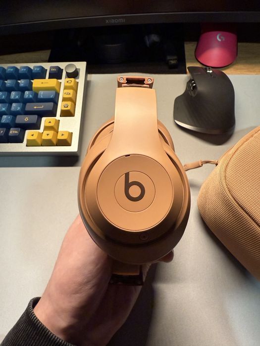 Beats studio pro x kim cream