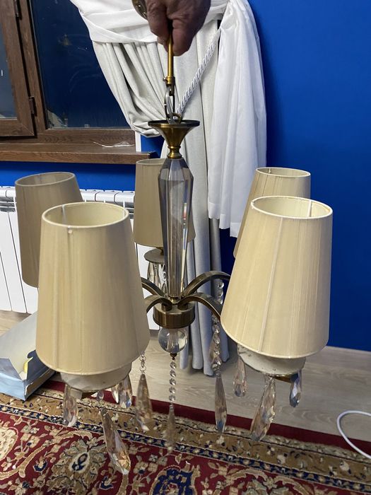 Продается люстра 5 рожковая