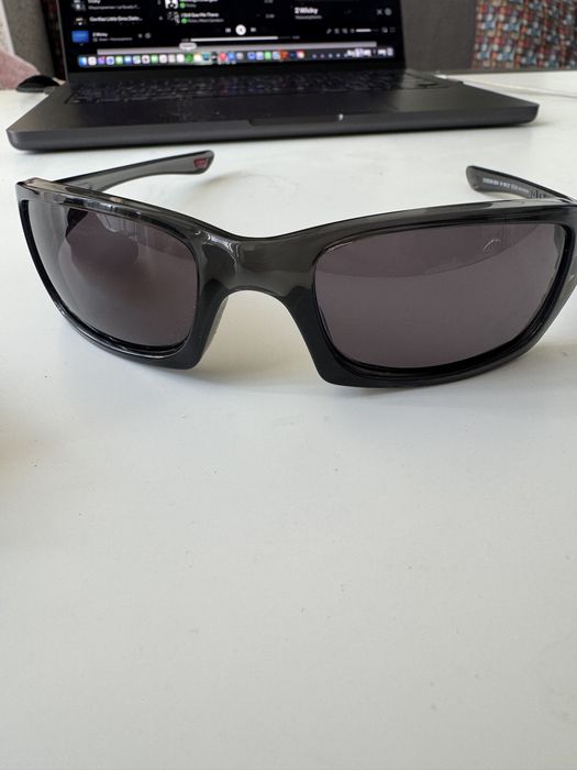 слънчеви очила oakley от 2 ноември