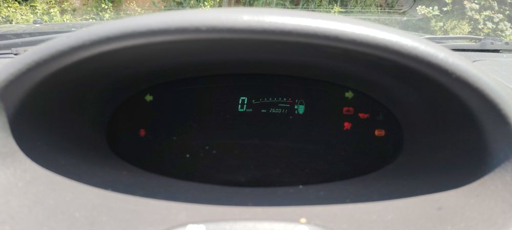 Продавам TOYOTA YARIS  1.0 VVT-i на Части!!
(0)