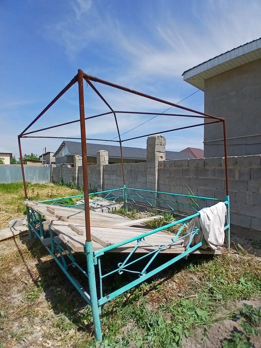Мықты тапчан. Қалың каркас