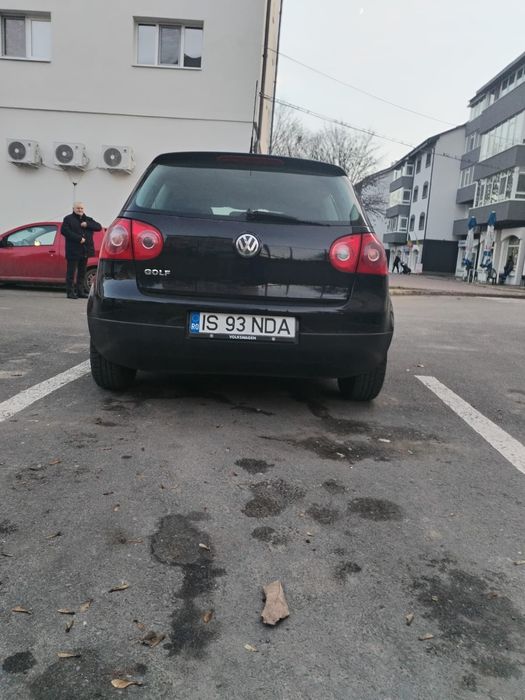 Vând Volkswagen Golf 5