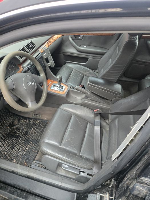 Ауди а4  2.5  автомат 180к.с