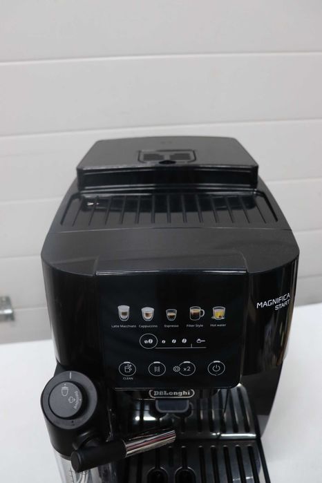 Кафеавтомат Delonghi Magnifica Start ECAM220.91.B LatteCrema