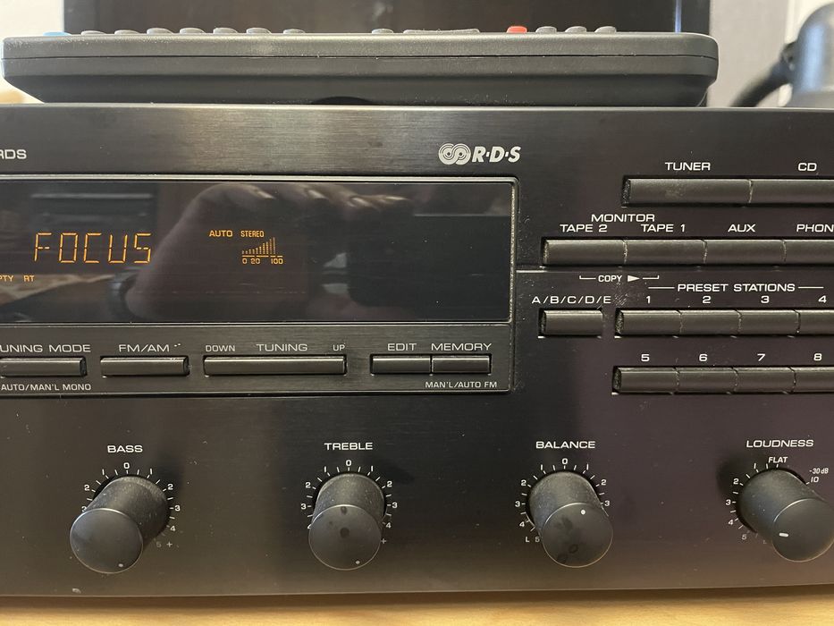 Продавам усилвател Audio receiver Yamaha RX-495RDS