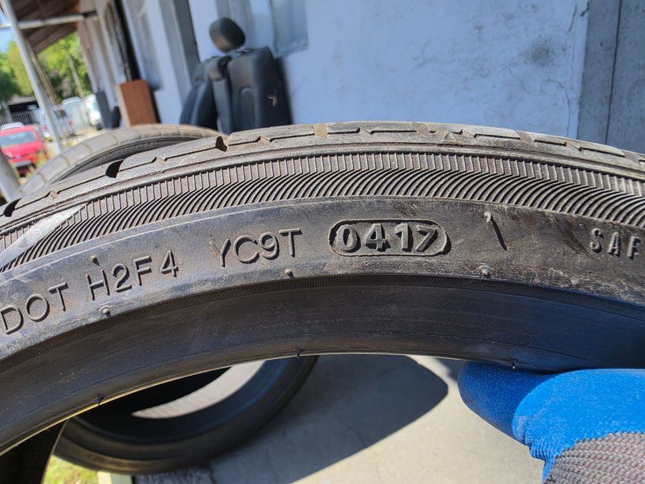 2 бр. летни гуми 225/35/17 Kumho 5,5-6 mm DOT 0417