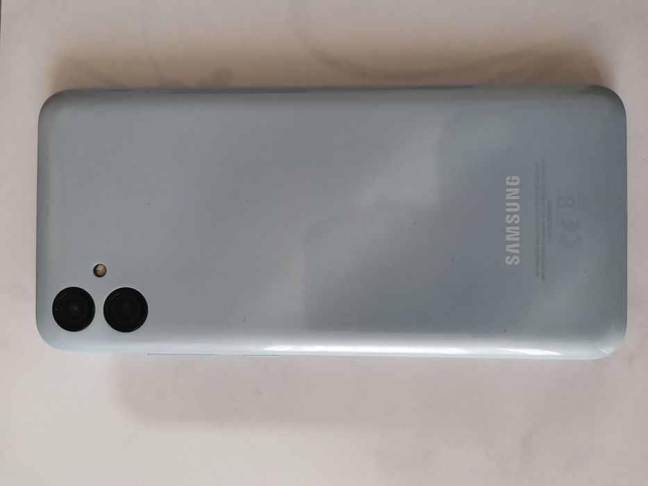 Vând samsung galaxy a04e