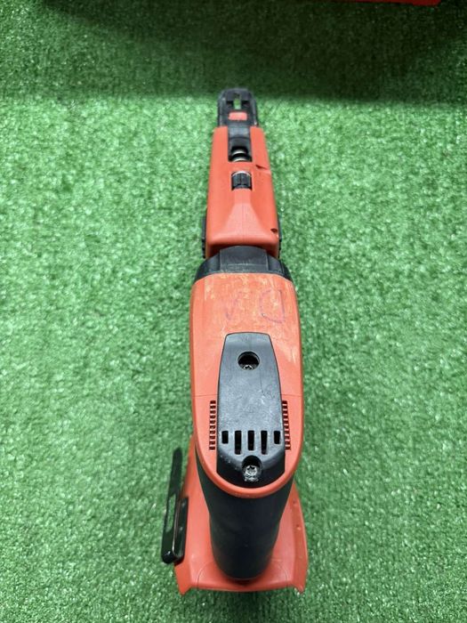 Винтоверт за гипсокартон на Hilti SD 5000-A22 с допълнителна приставка