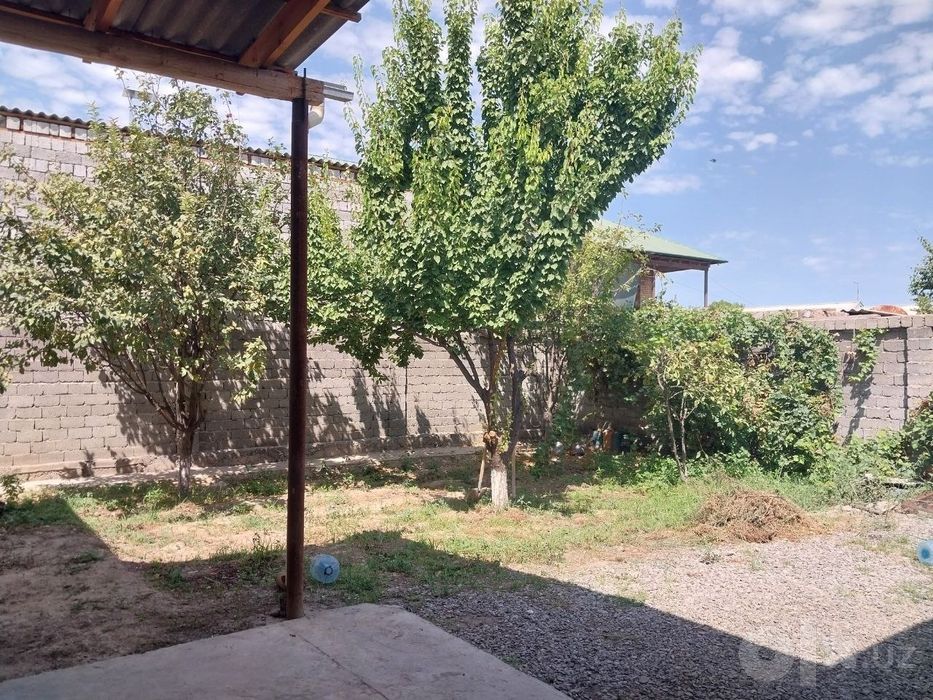 5 xonali uy sotiladi