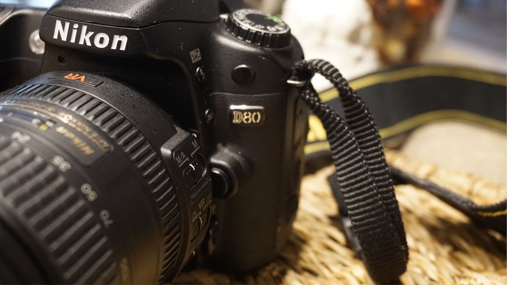 Nikon D80 + Nikon 18-200mm VR – Kit complet  NUMAR CADRE - 7727 ( Negociabil )