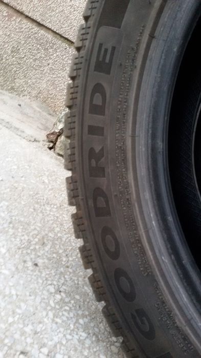 Зимни гуми Goodride, 245/45/19, 8mm