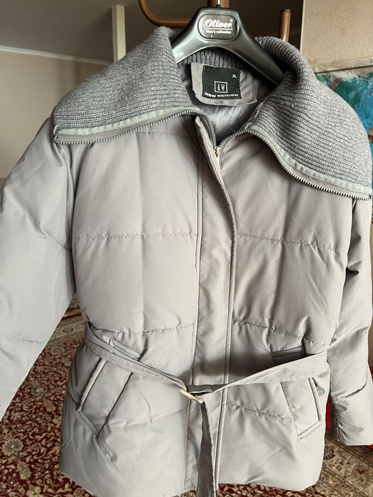 Продам женскую куртку