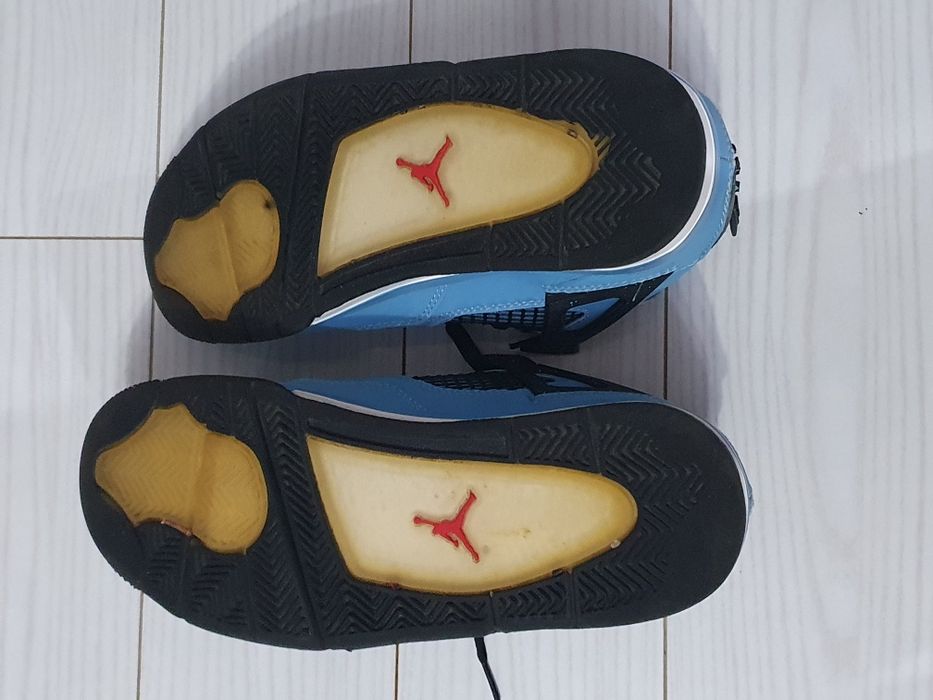 Adidasi Nike Jordan