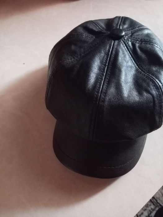 Shapka sotiladi ayollar uchun