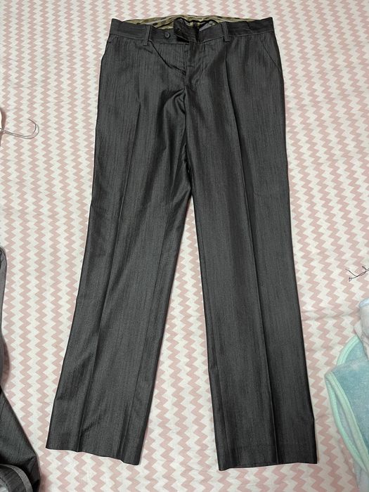 Официален костюм