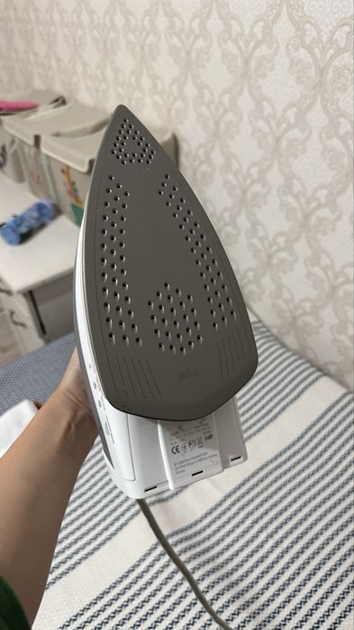 Продам утюг Braun