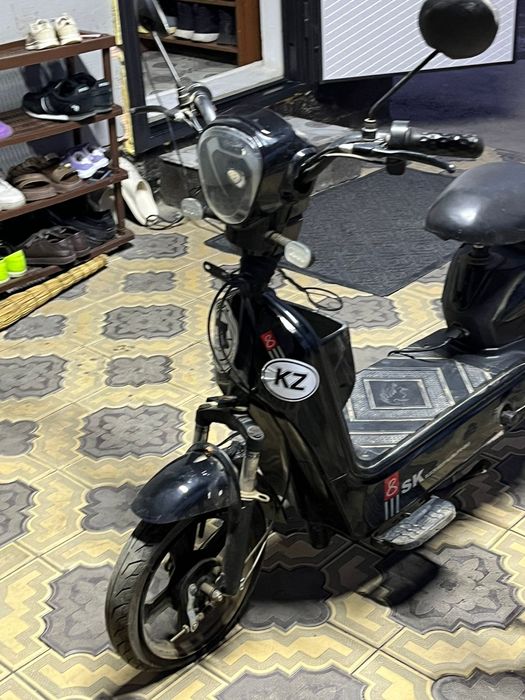 Продам скутер СК8