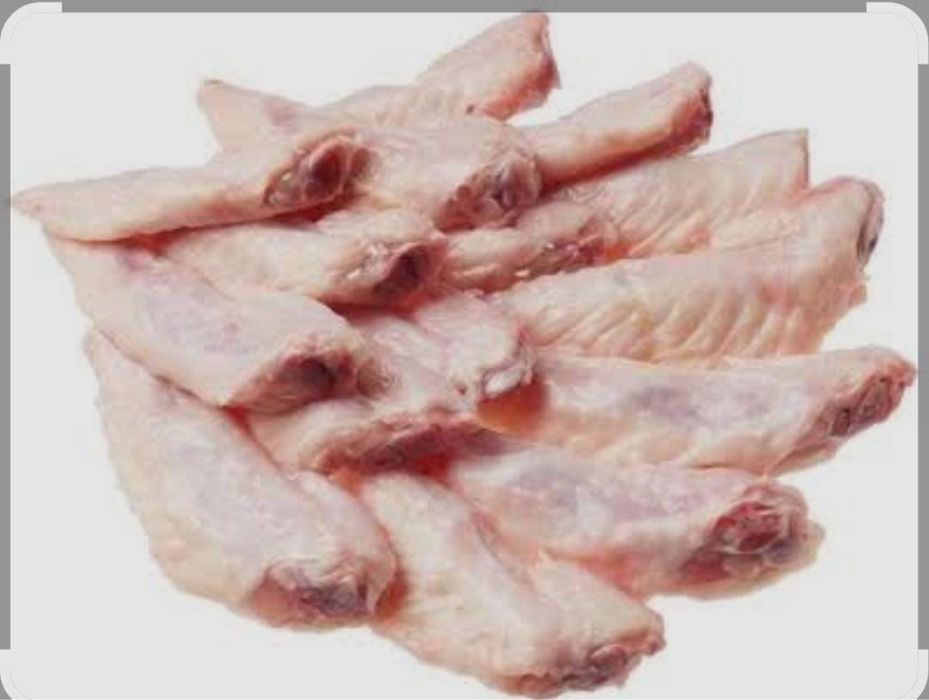 Кончики крылышек.Универсальный корм для собак и кошек!