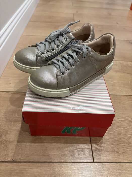 Продам ботинки детские