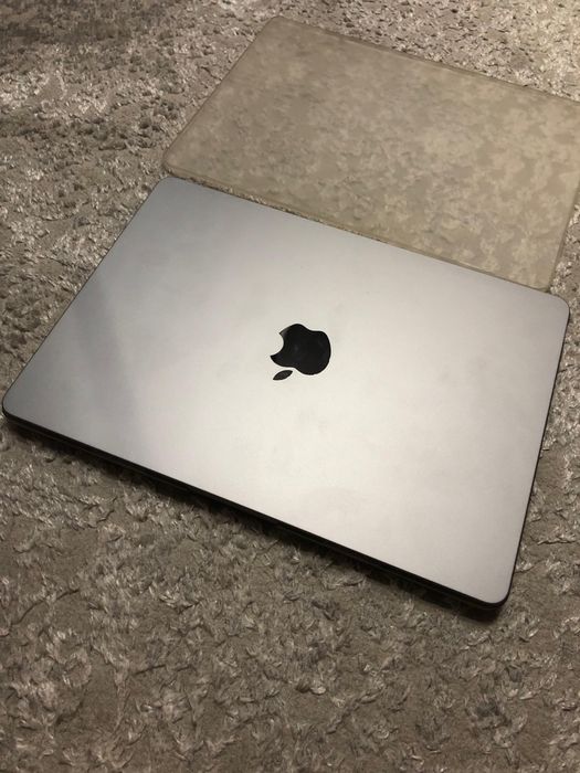 MacBook Air 13" M3, 256GB SSD