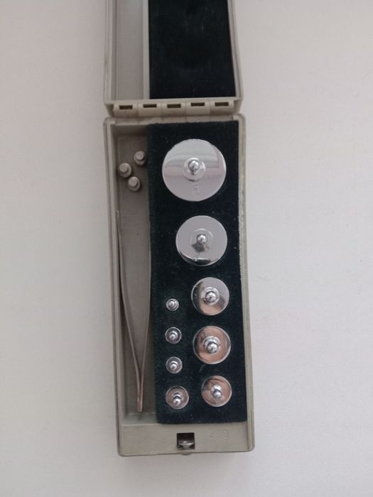 Комплект разновесок.