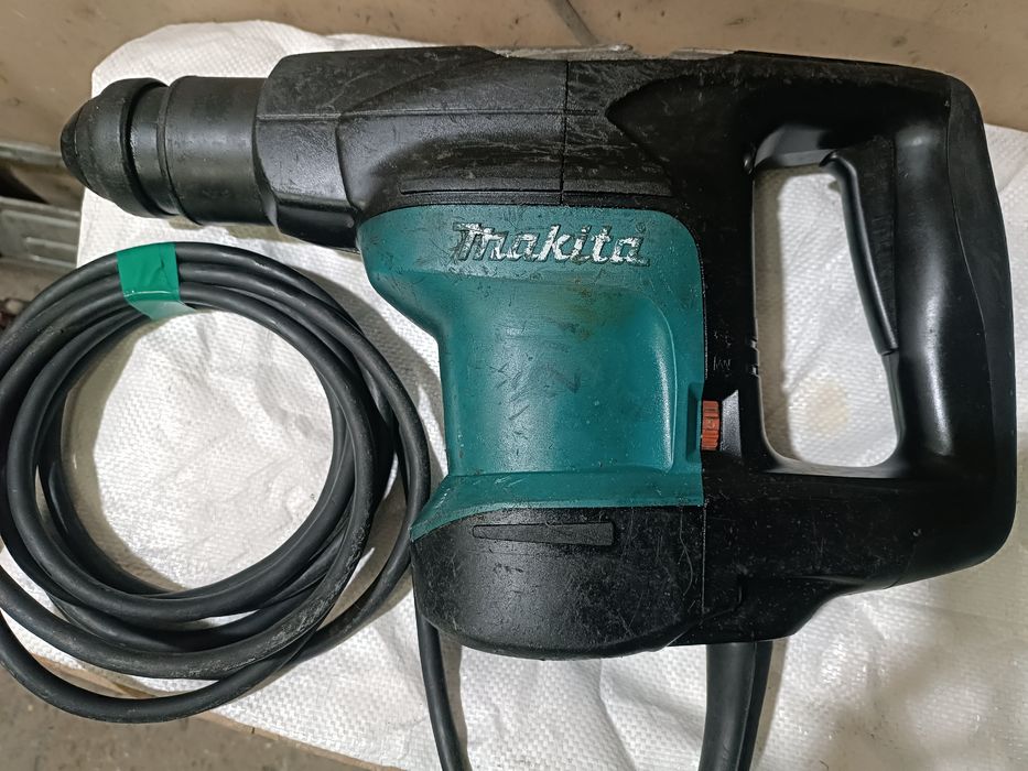 Rassiyadan kelgan makita HR3200C sotiladi