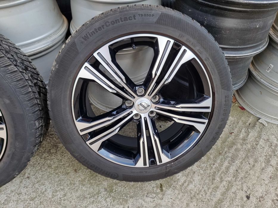 Doua anvelope Continental Winter Contact 235 50 R19 ci353