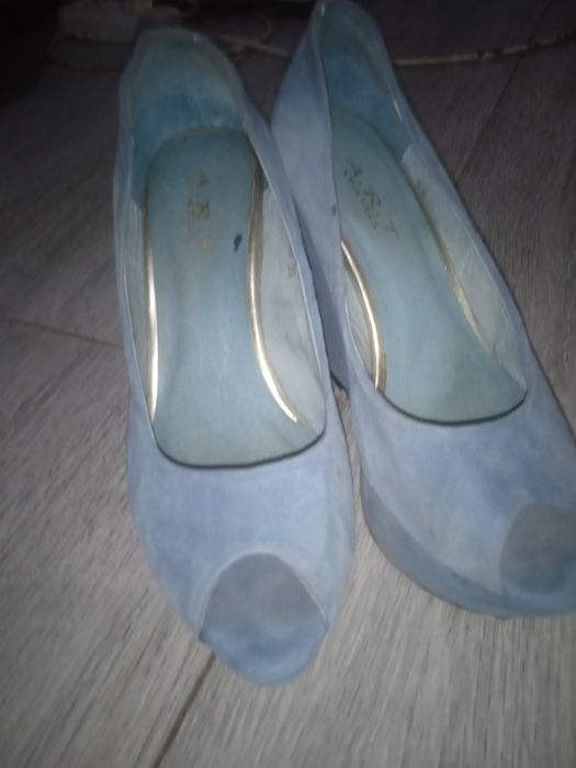 Продам обувь 38 маломерки