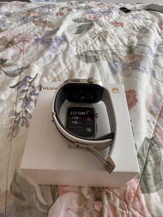 Продам смарт-часы Huawei Watch D2