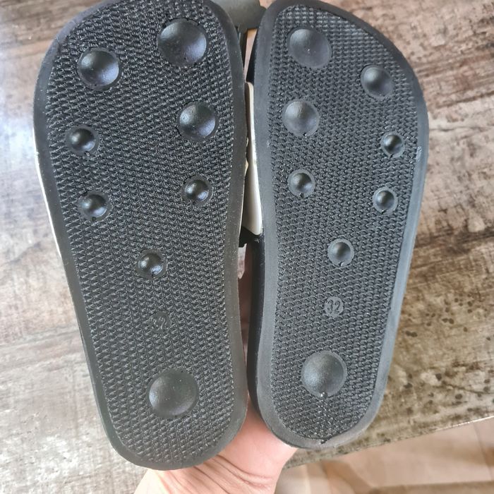 Чисто нови джапанки