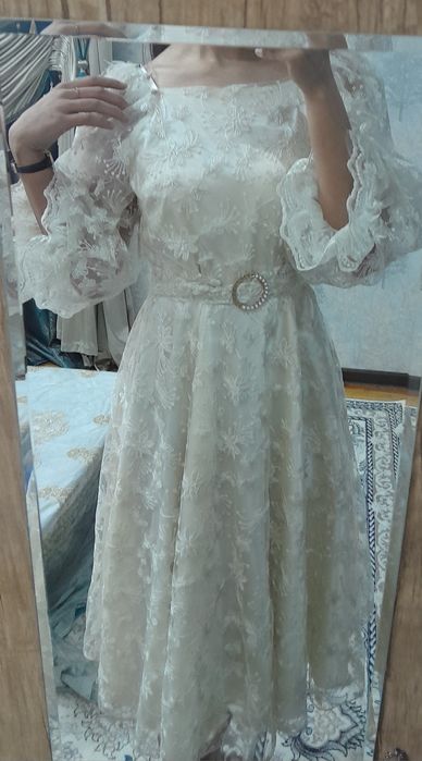 Vecherniy koʻylak. S razmer.