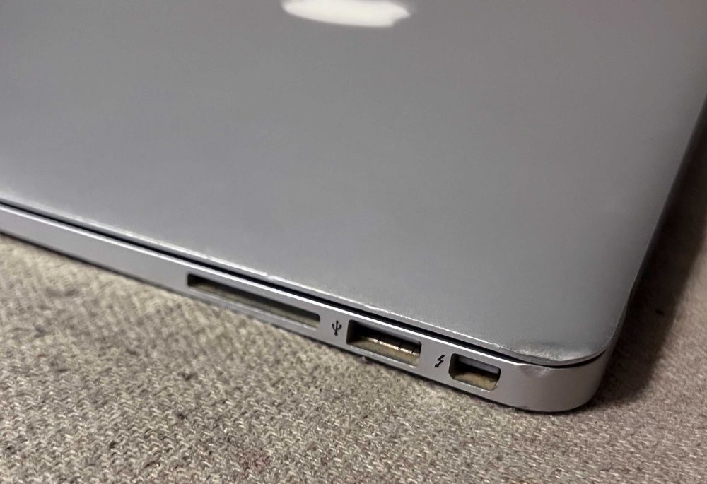 MacBook Air 13 A1466 EMC 2925 defect fara incarcator original
