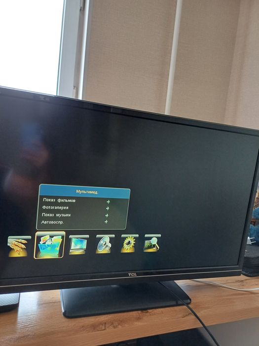 Срочно продам  TCL телевизор 32