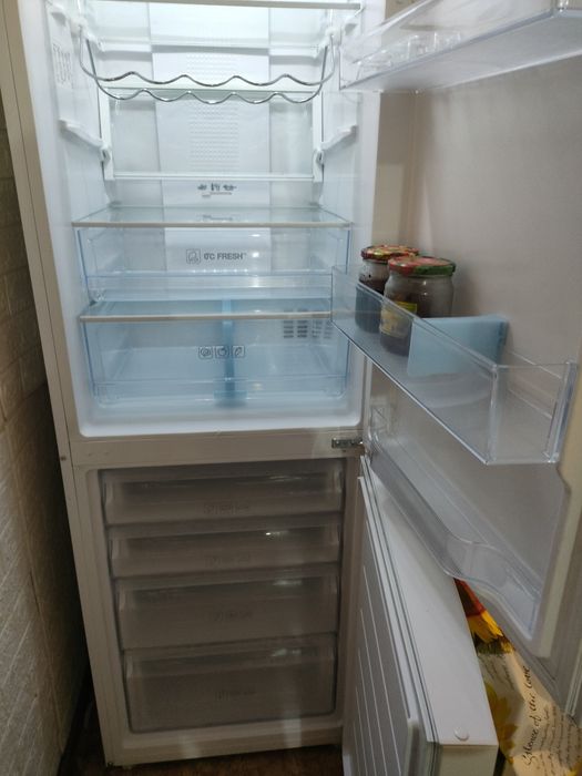 Холодильник Haier белый