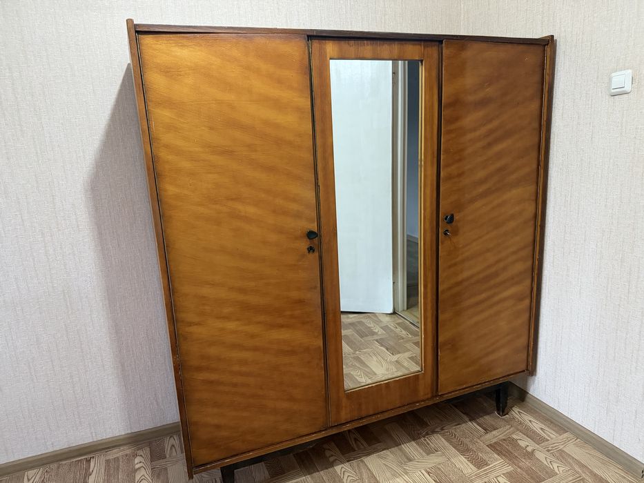 Отдам даром шкаф. Самовывоз.