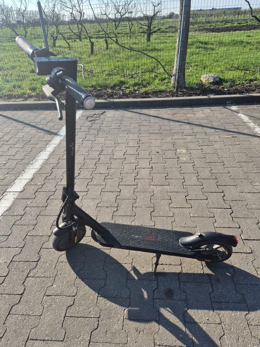 Vand trotinetă electrică !