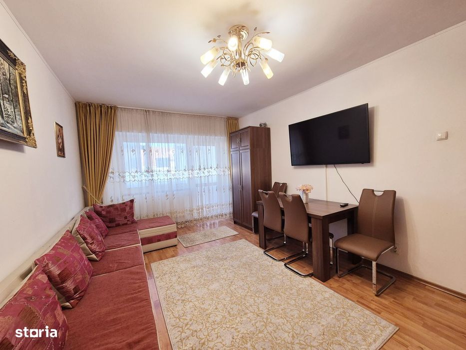 Apartament cu 3 camere, decomandat, zona 1 Mai
