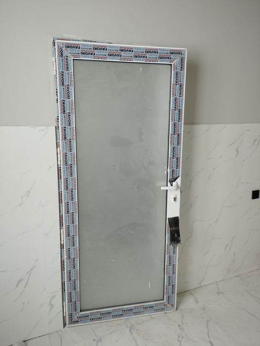 Алюминиевый и Пластиковые двери