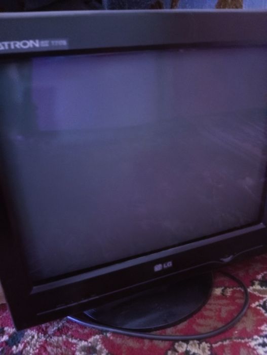 Кампютор. манитори ишлиди