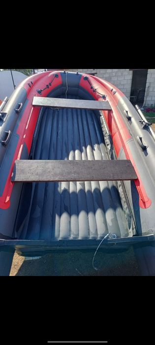 Продам лодку с мотором