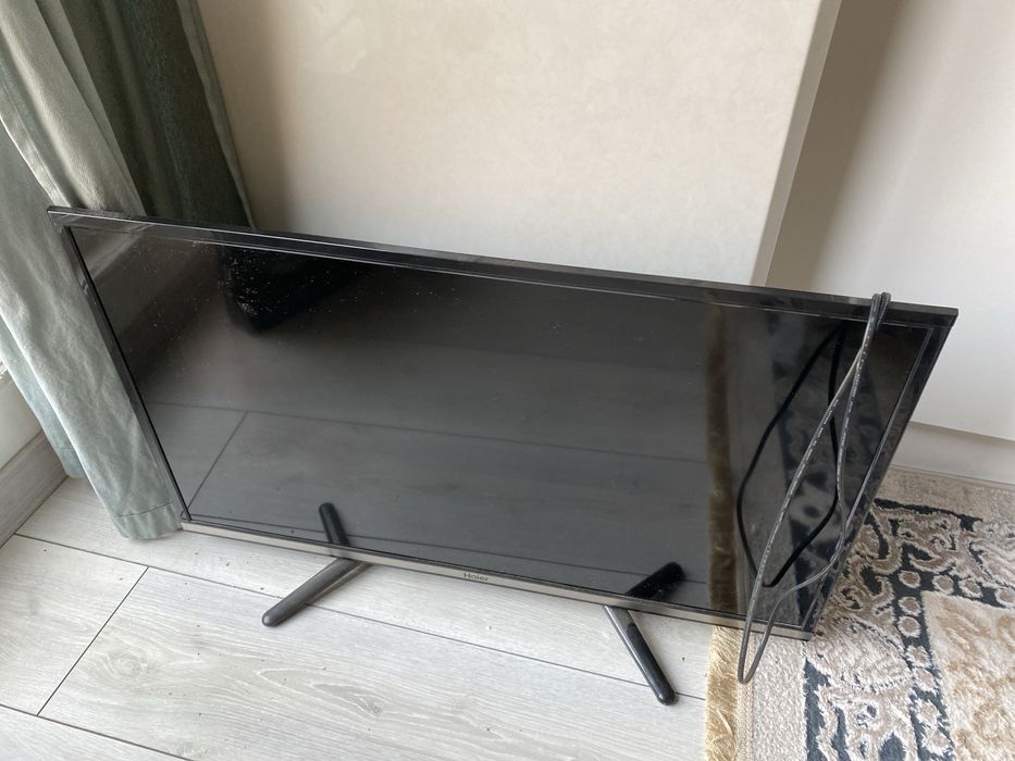 Смарт телевизор на запчасть