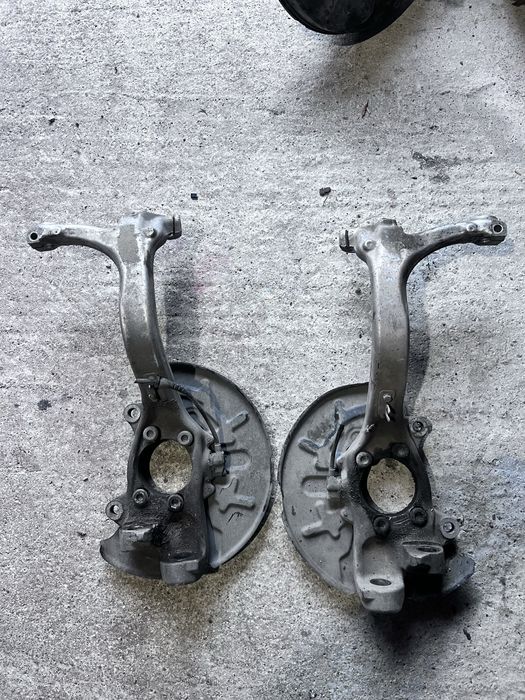 Шенкел ляв / десен Audi a4 b6 1.9tdi 2.0i 2.4i 3.0i