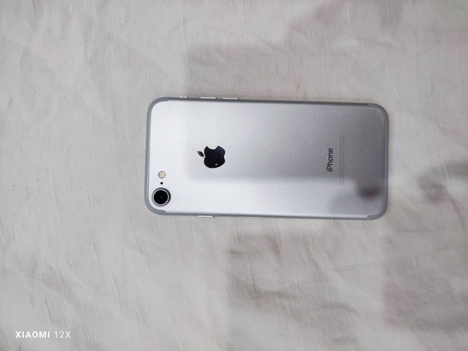 Iphone 7  на  128/8