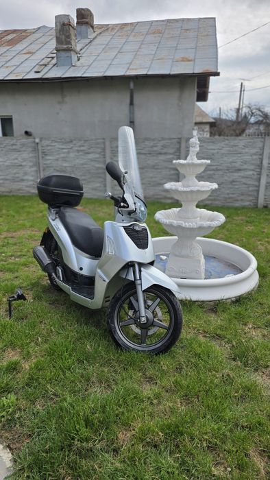 Vând Kymco People 2009