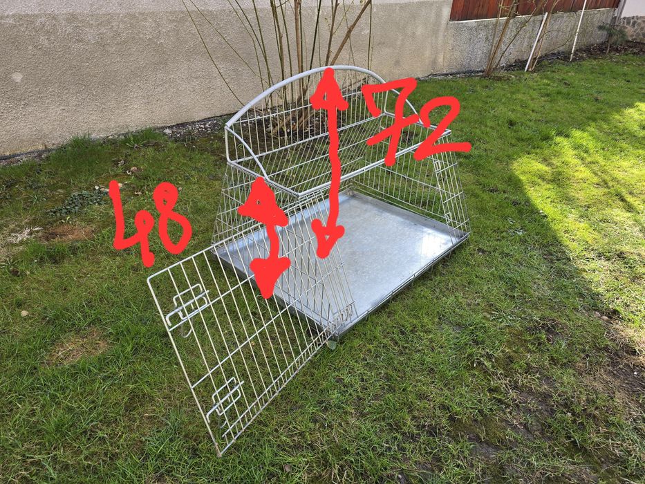 Cușcă pentru cățel pentru portbagajul mașinii