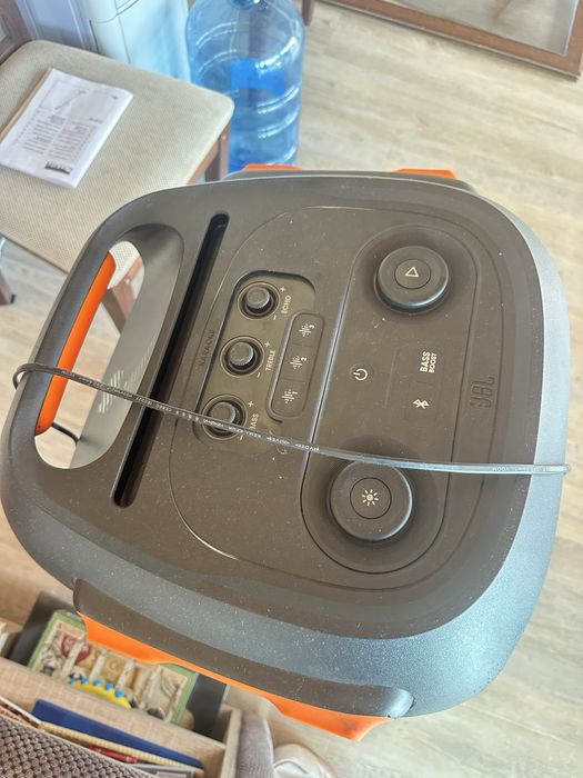 JBL partybox 710