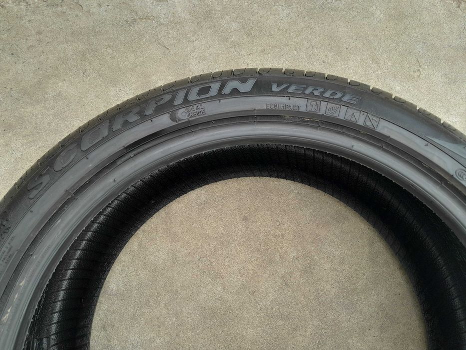 Doua anvelope vara 255 40 20 pirelli scorpion verde seal insid 7,8 mm